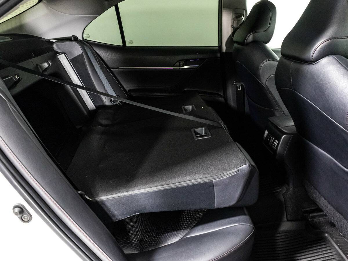 Toyota Camry VIII (XV70) Рестайлинг, 2021 Фото №24