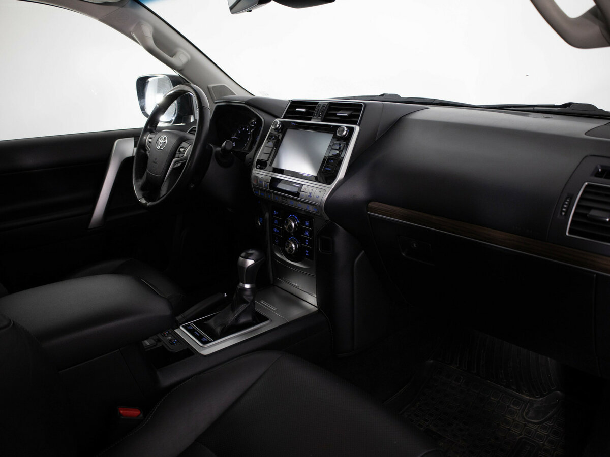 Toyota Land Cruiser Prado 150 Series Рестайлинг 2, 2018 Фото №17