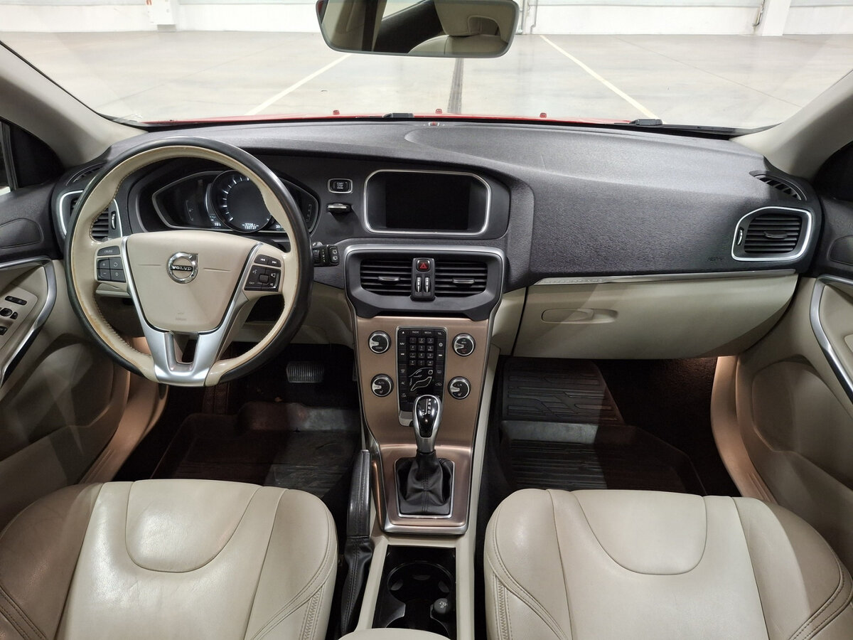 Volvo V40 Cross Country I Рестайлинг, 2017 Фото №14