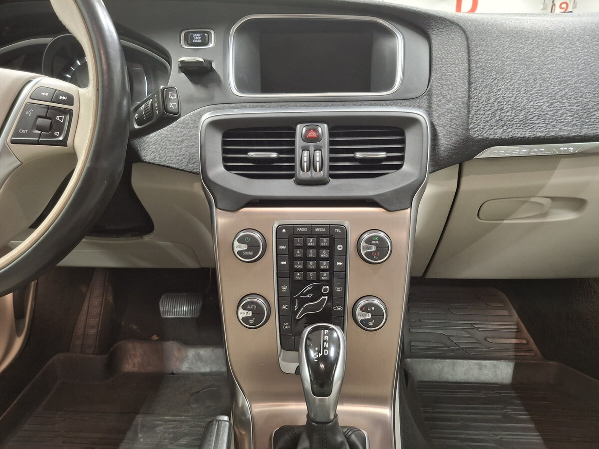 Volvo V40 Cross Country I Рестайлинг, 2017 Фото №15