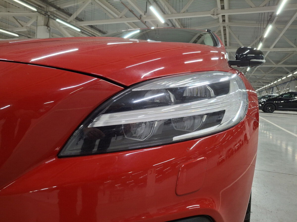 Volvo V40 Cross Country I Рестайлинг, 2017 Фото №17