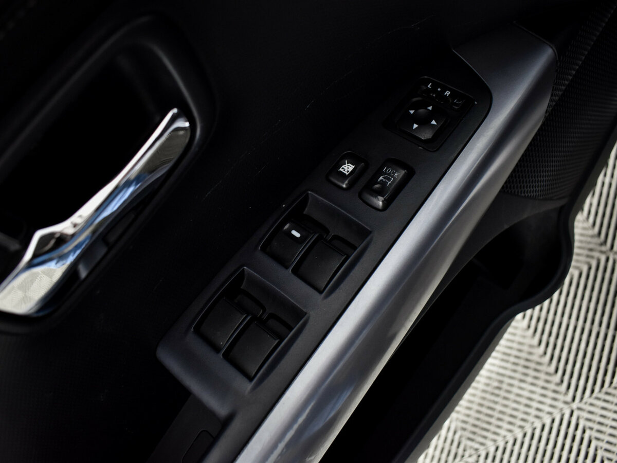 Mitsubishi Outlander II Рестайлинг, 2010 Фото №16