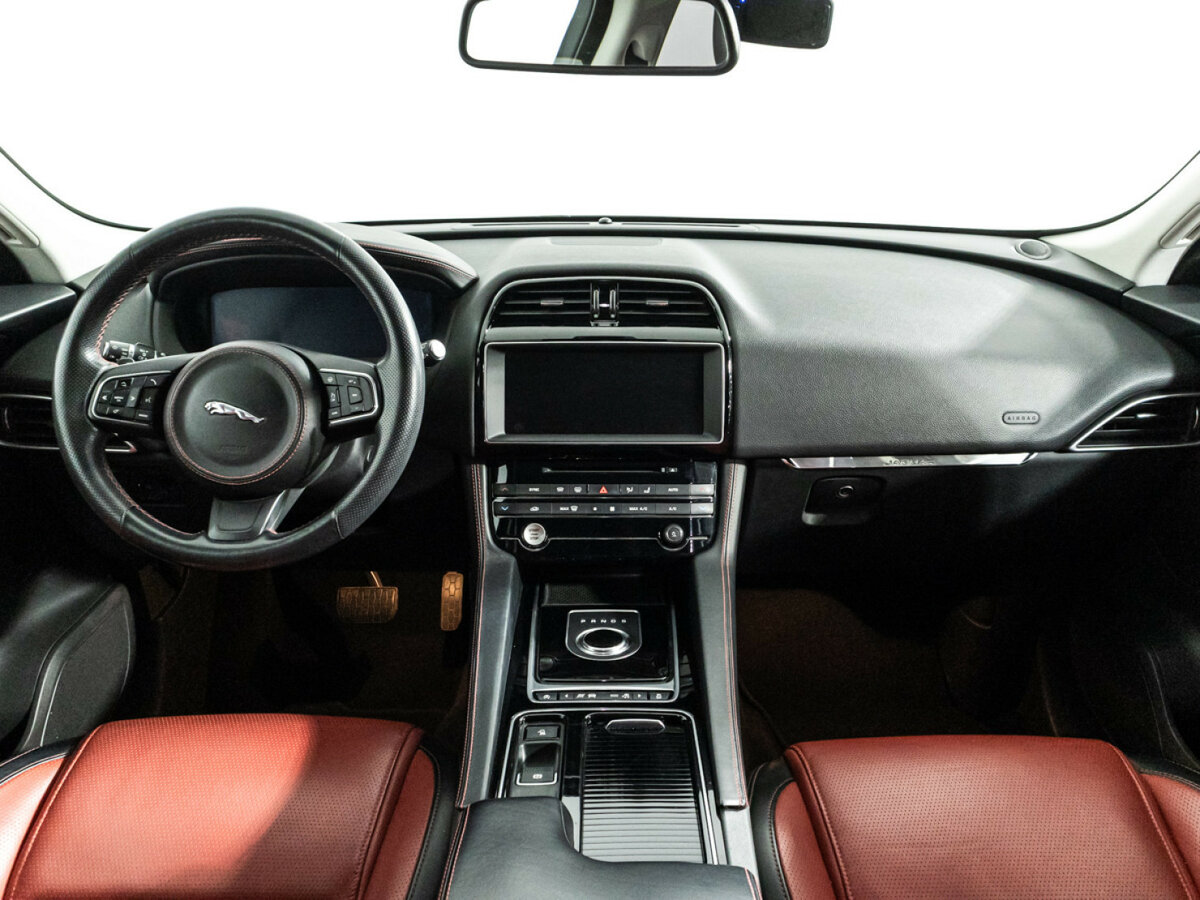 Jaguar F-Pace I, 2017 Фото №13