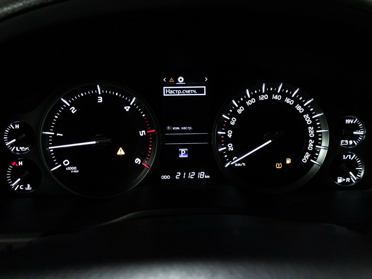 Toyota Land Cruiser 200 Series Рестайлинг 2, 2017 Фото №10