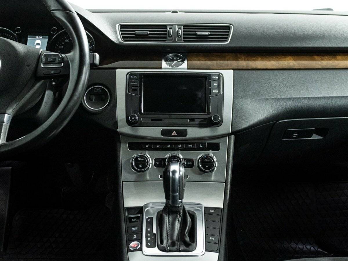 Volkswagen Passat B7, 2011 Фото №14