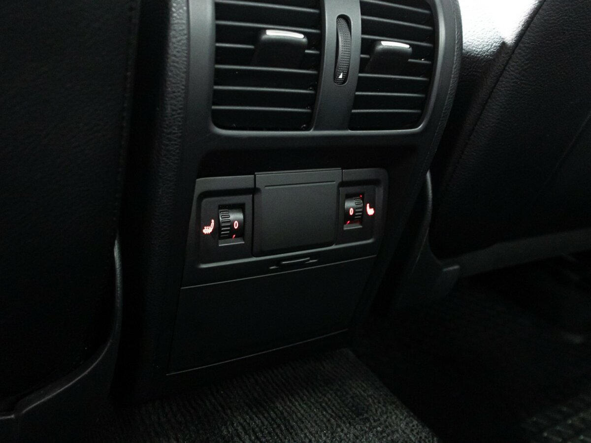 Volkswagen Passat B7, 2011 Фото №19