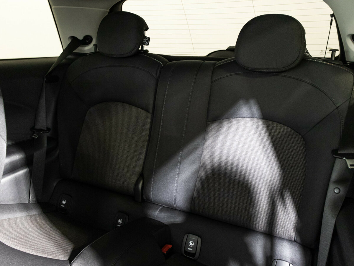 Mini Hatch Cooper III (F55/F56) Рестайлинг, 2018 Фото №10