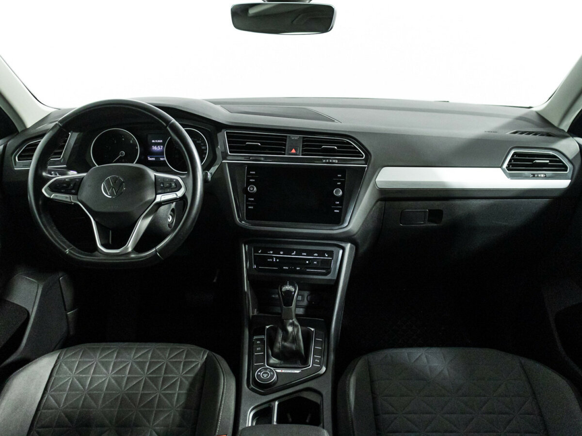 Volkswagen Tiguan II Рестайлинг, 2021 Фото №12