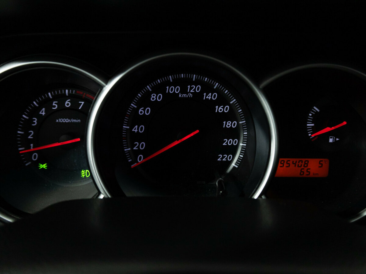 Nissan Tiida I Рестайлинг, 2010 Фото №12