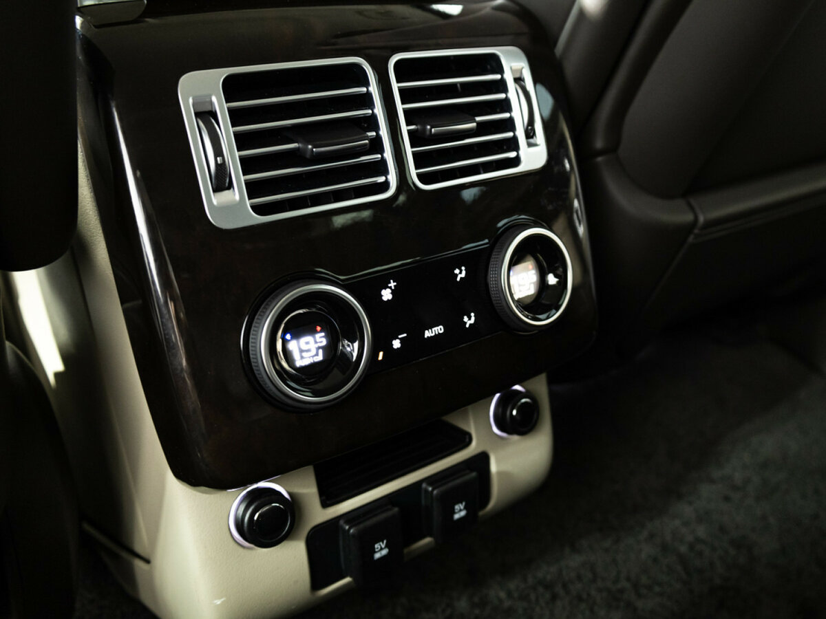 Land Rover Range Rover IV Рестайлинг, 2021 Фото №21