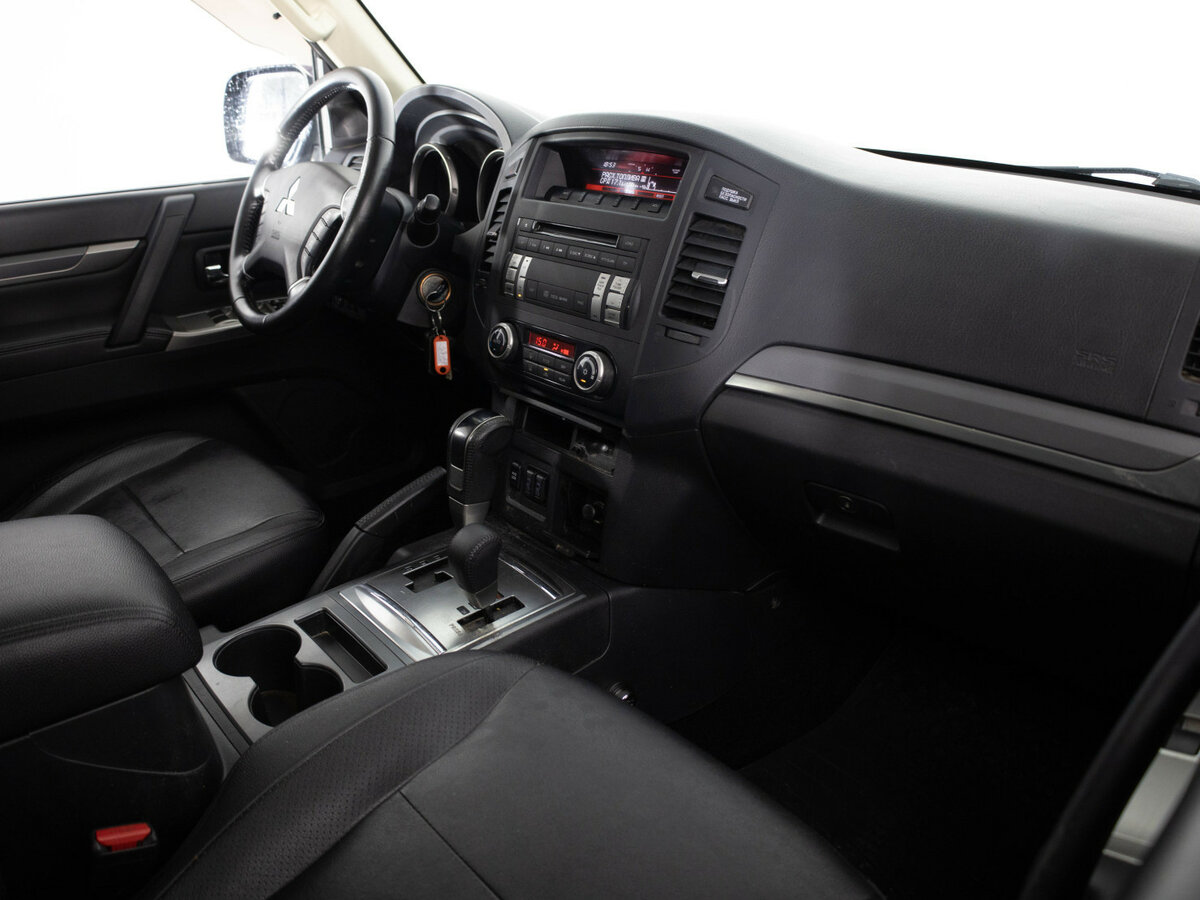 Mitsubishi Pajero IV Рестайлинг 1, 2013 Фото №9