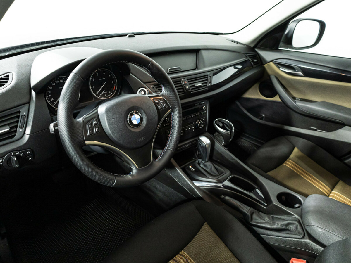 BMW X1 18i I (E84), 2011 Фото №11