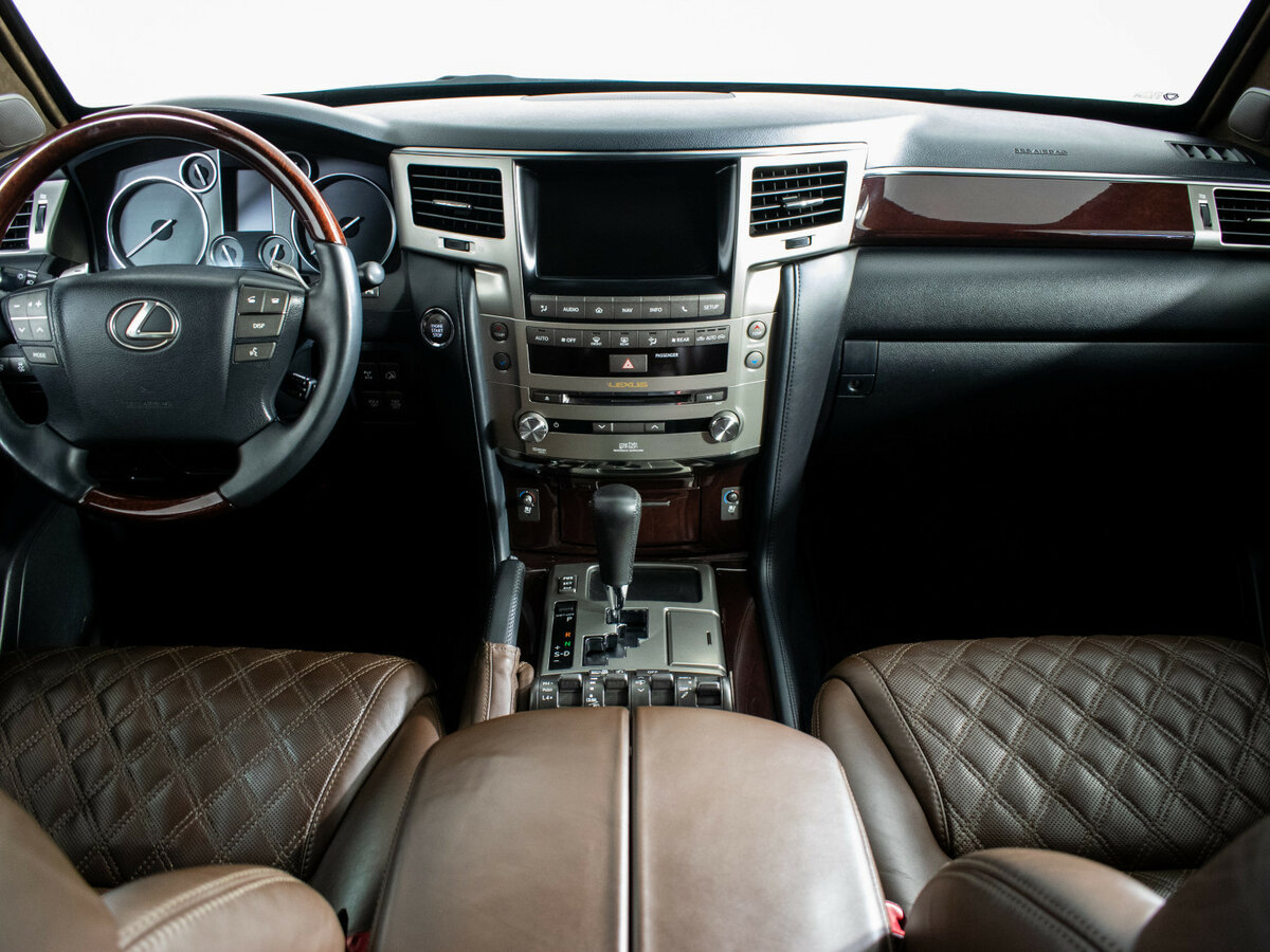 Lexus LX 570 III Рестайлинг, 2012 Фото №12