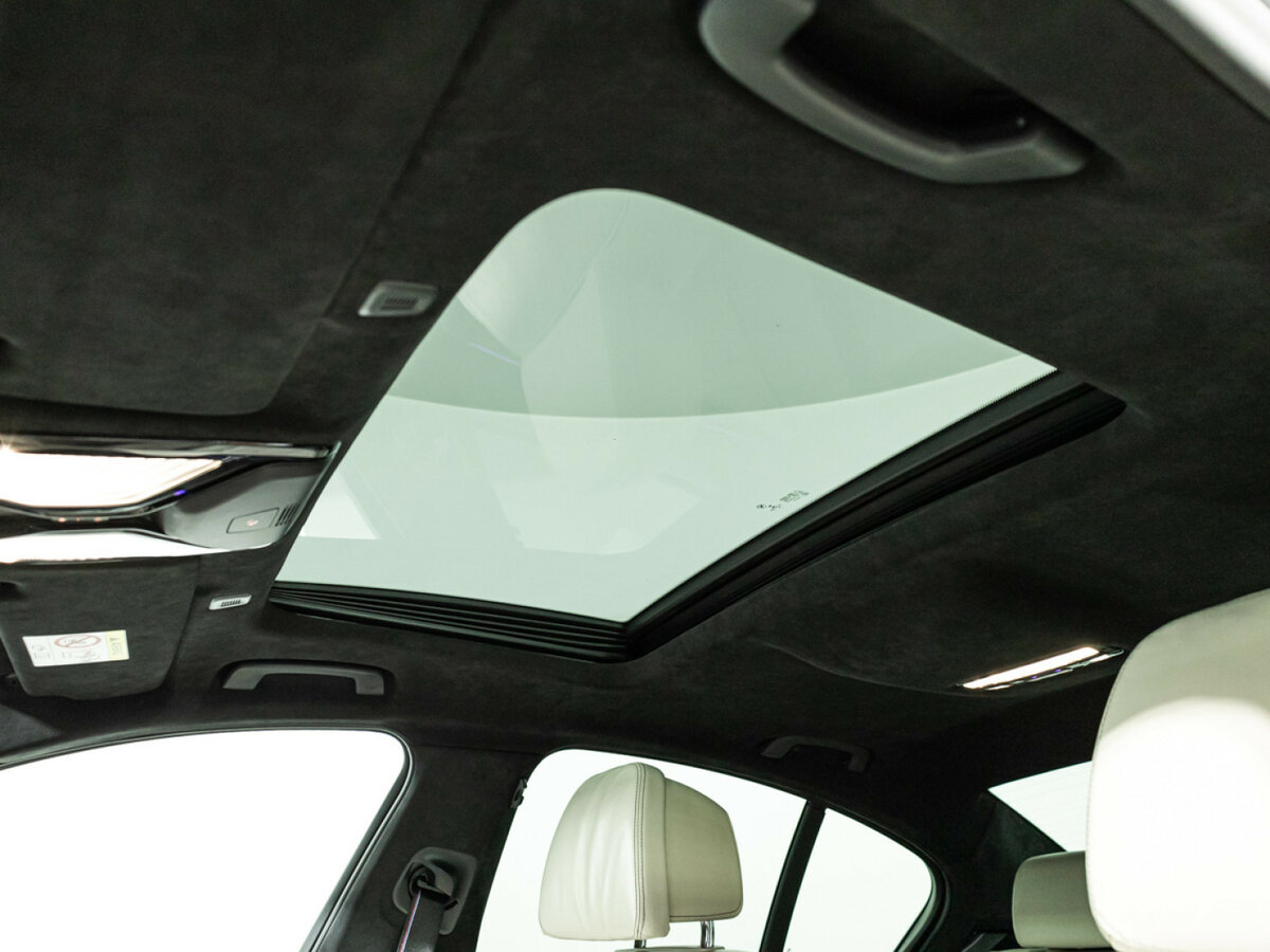 BMW 5 серии 540i xDrive VII (G30/G31/G38) Рестайлинг, 2020 Фото №13