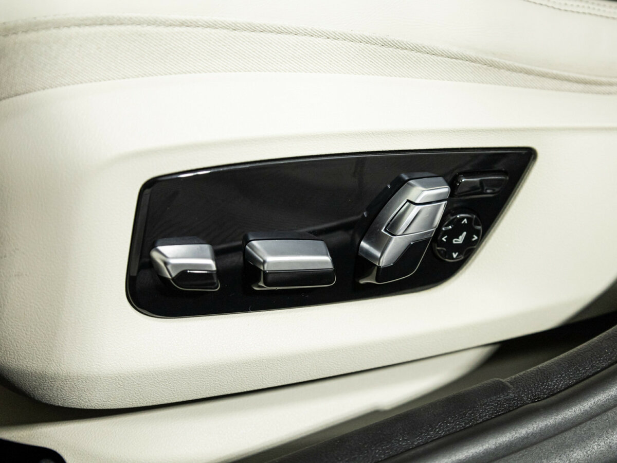 BMW 5 серии 540i xDrive VII (G30/G31/G38) Рестайлинг, 2020 Фото №14