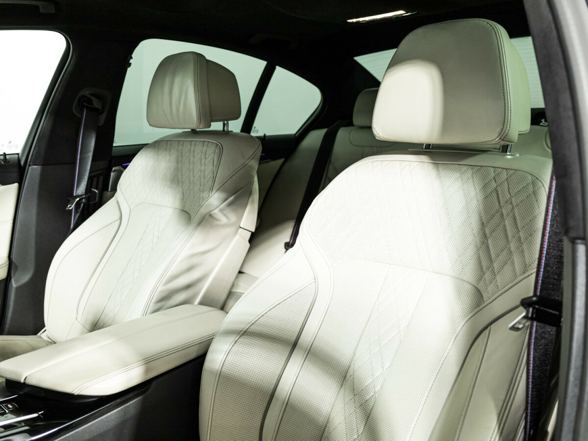 BMW 5 серии 540i xDrive VII (G30/G31/G38) Рестайлинг, 2020 Фото №18