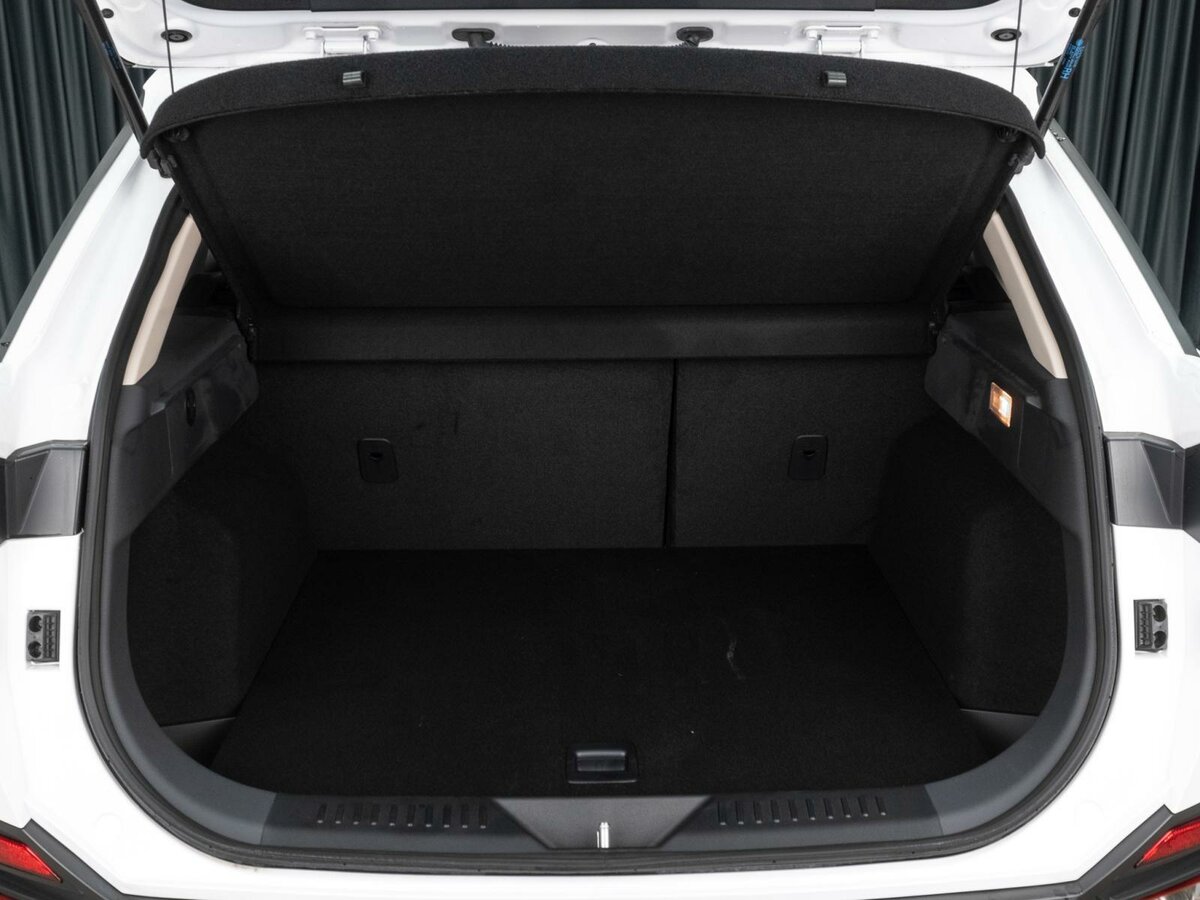 FAW Bestune T77 I, 2023 Фото №23