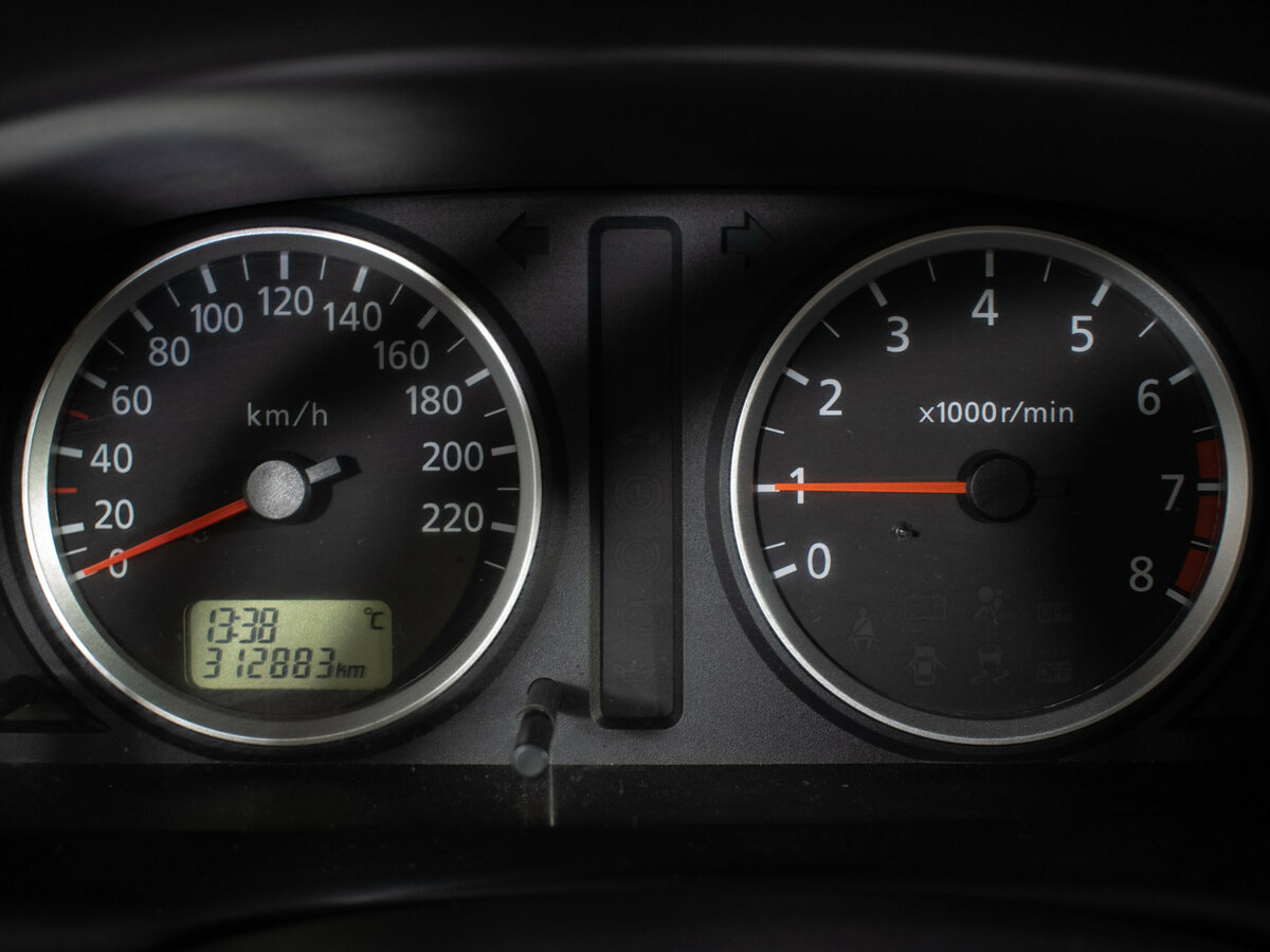 Nissan Almera II (N16) Рестайлинг, 2005 Фото №10