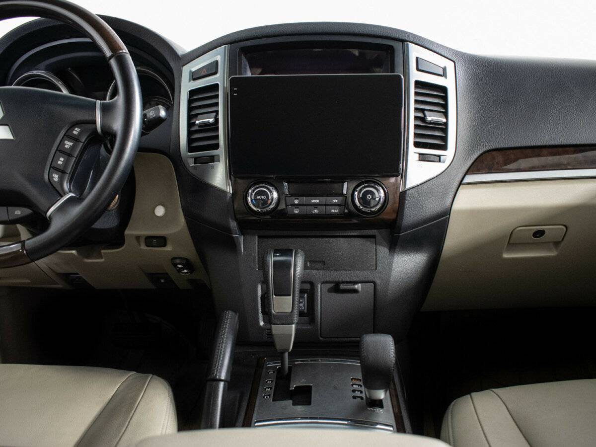 Mitsubishi Pajero IV Рестайлинг 2, 2020 Фото №12