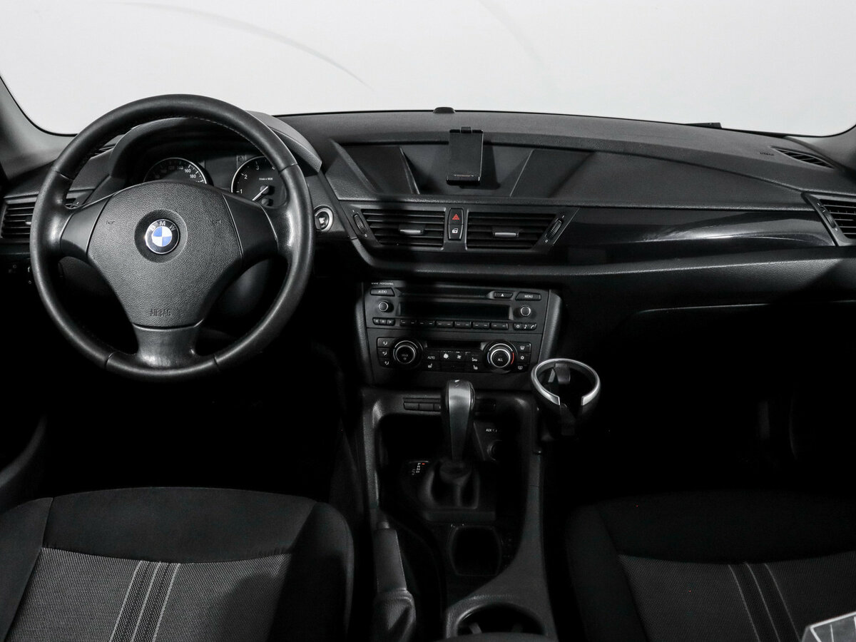 BMW X1 18i I (E84), 2010 Фото №12