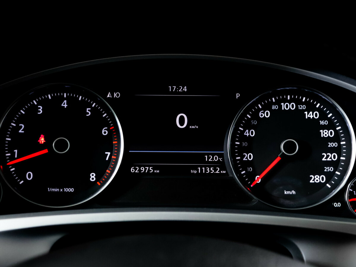 Volkswagen Touareg II Рестайлинг, 2016 Фото №11