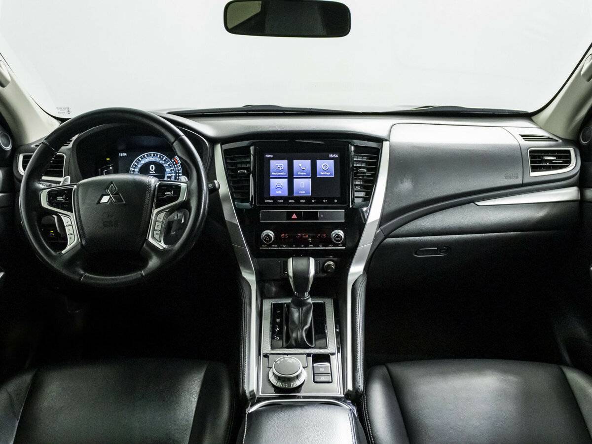 Mitsubishi Montero Sport III Рестайлинг, 2022 Фото №13