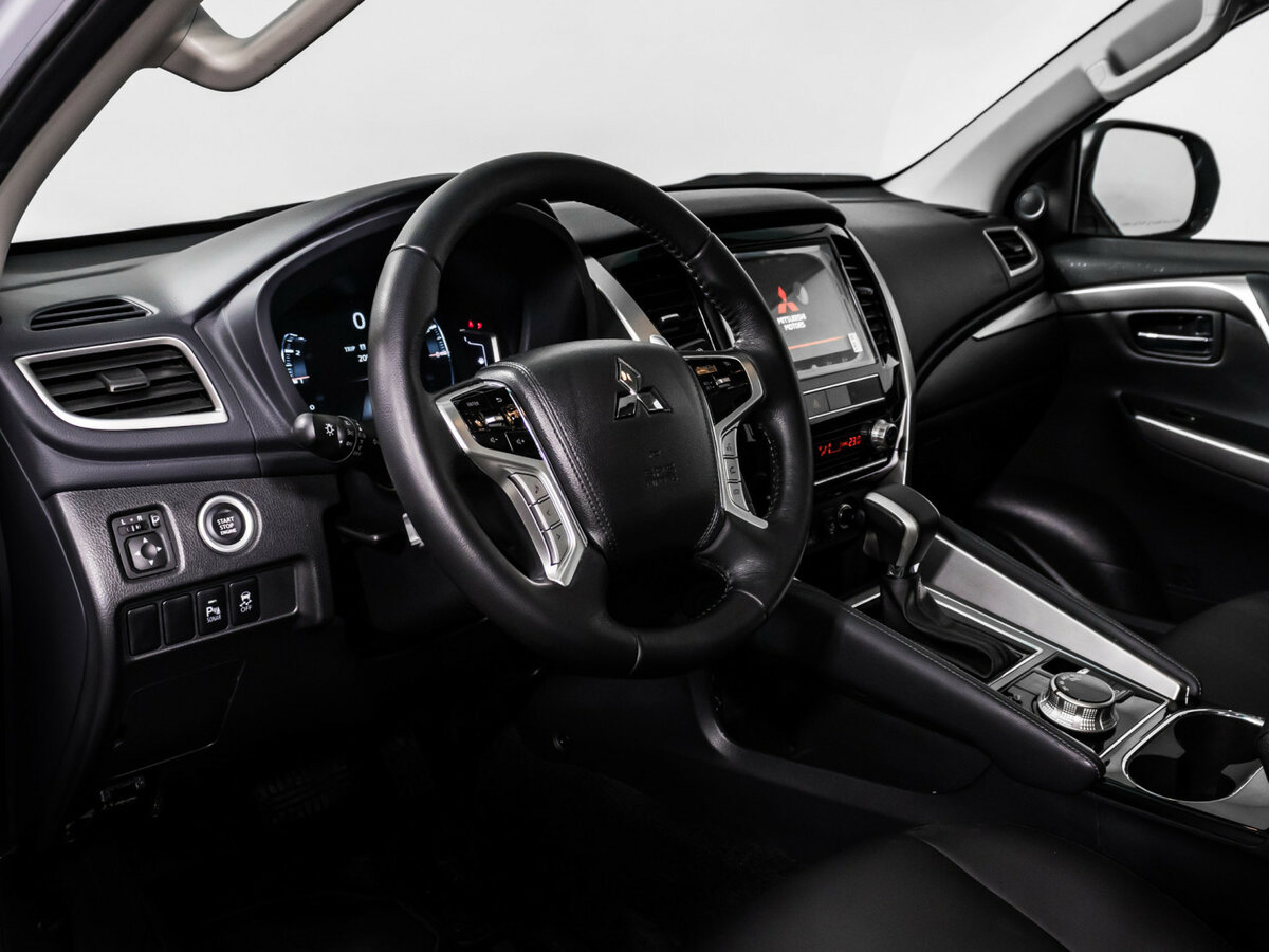 Mitsubishi Montero Sport III Рестайлинг, 2021 Фото №10