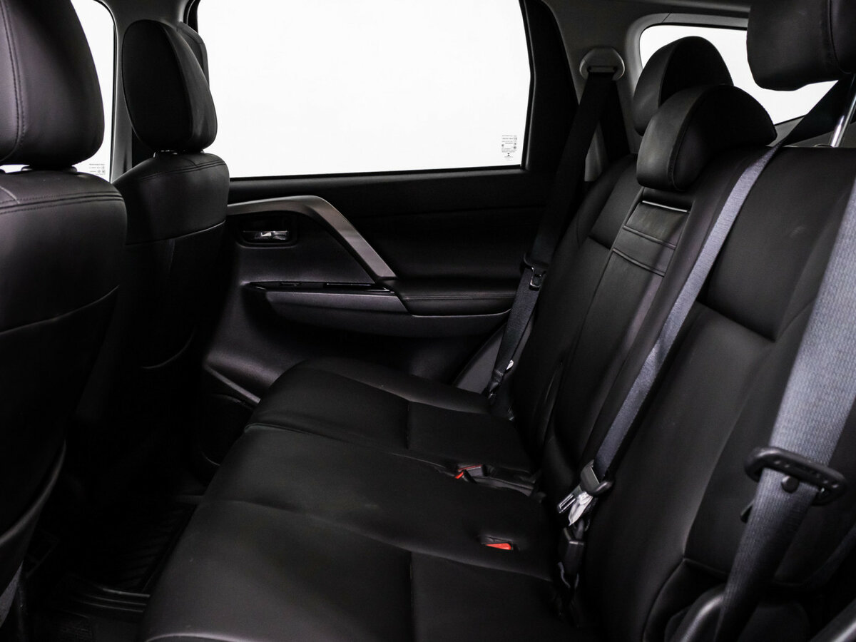 Mitsubishi Montero Sport III Рестайлинг, 2021 Фото №11