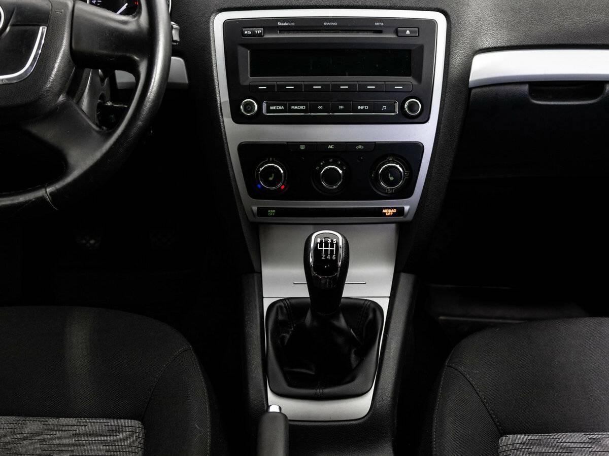 Skoda Octavia II (A5) Рестайлинг, 2011 Фото №9