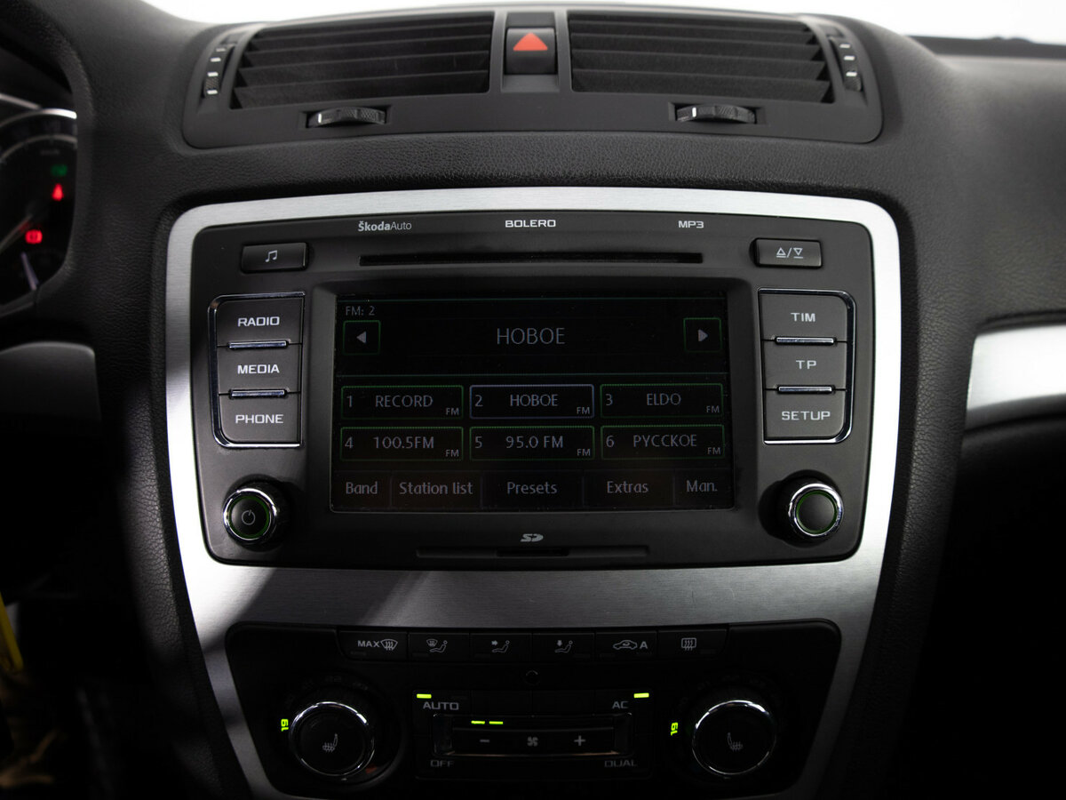 Skoda Octavia RS II Рестайлинг, 2011 Фото №12