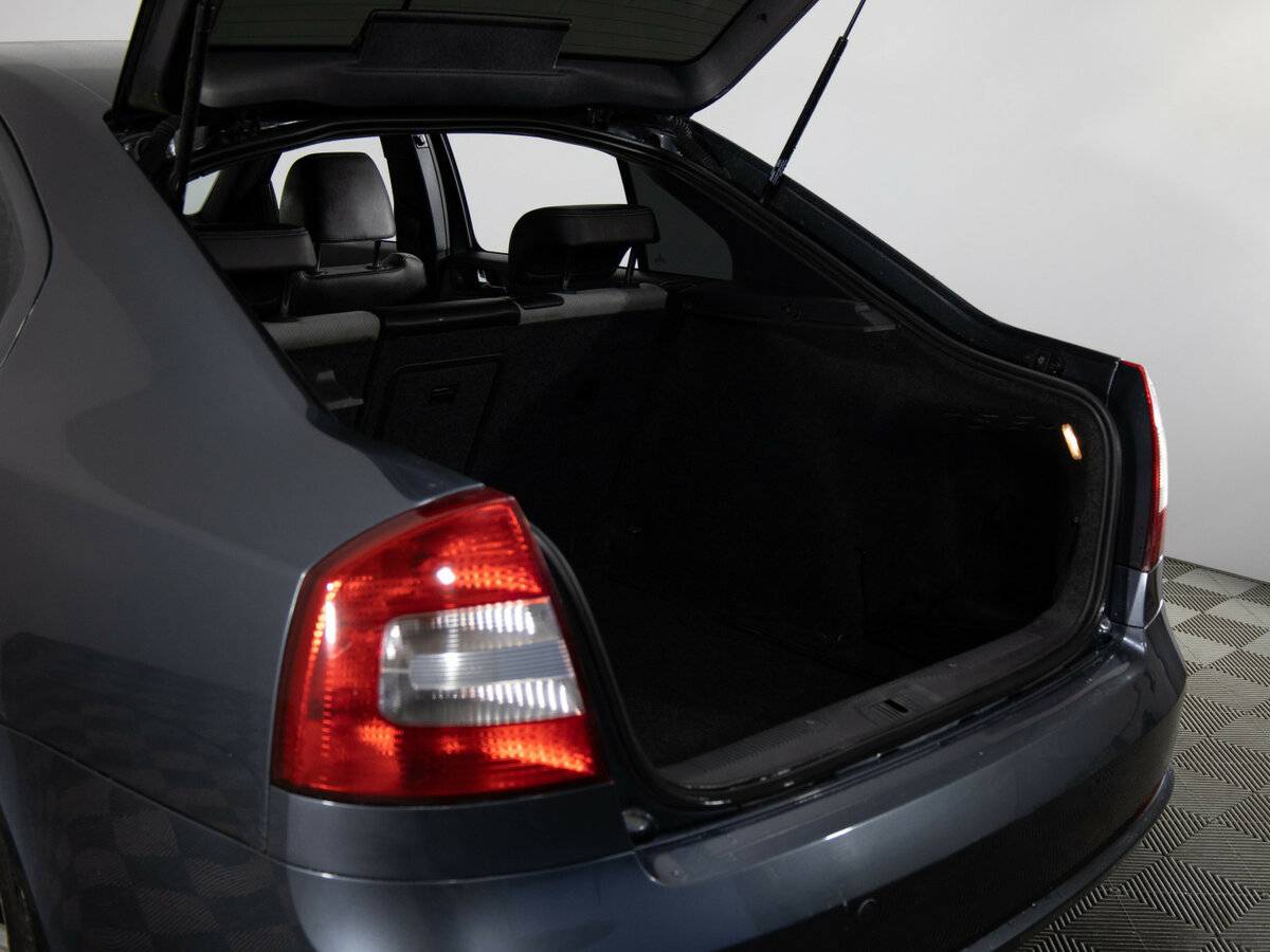 Skoda Octavia RS II Рестайлинг, 2011 Фото №19