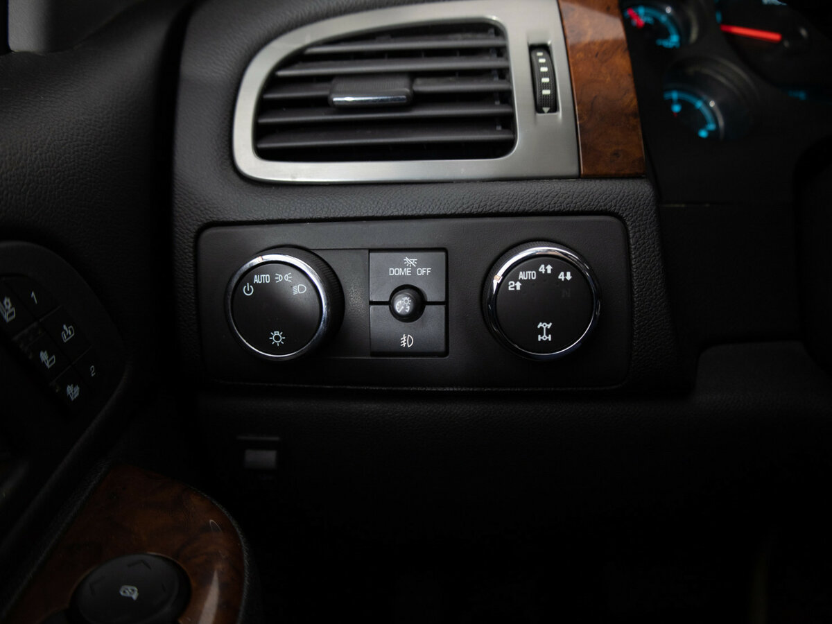 Chevrolet Tahoe 6AT III, 2012 Фото №14