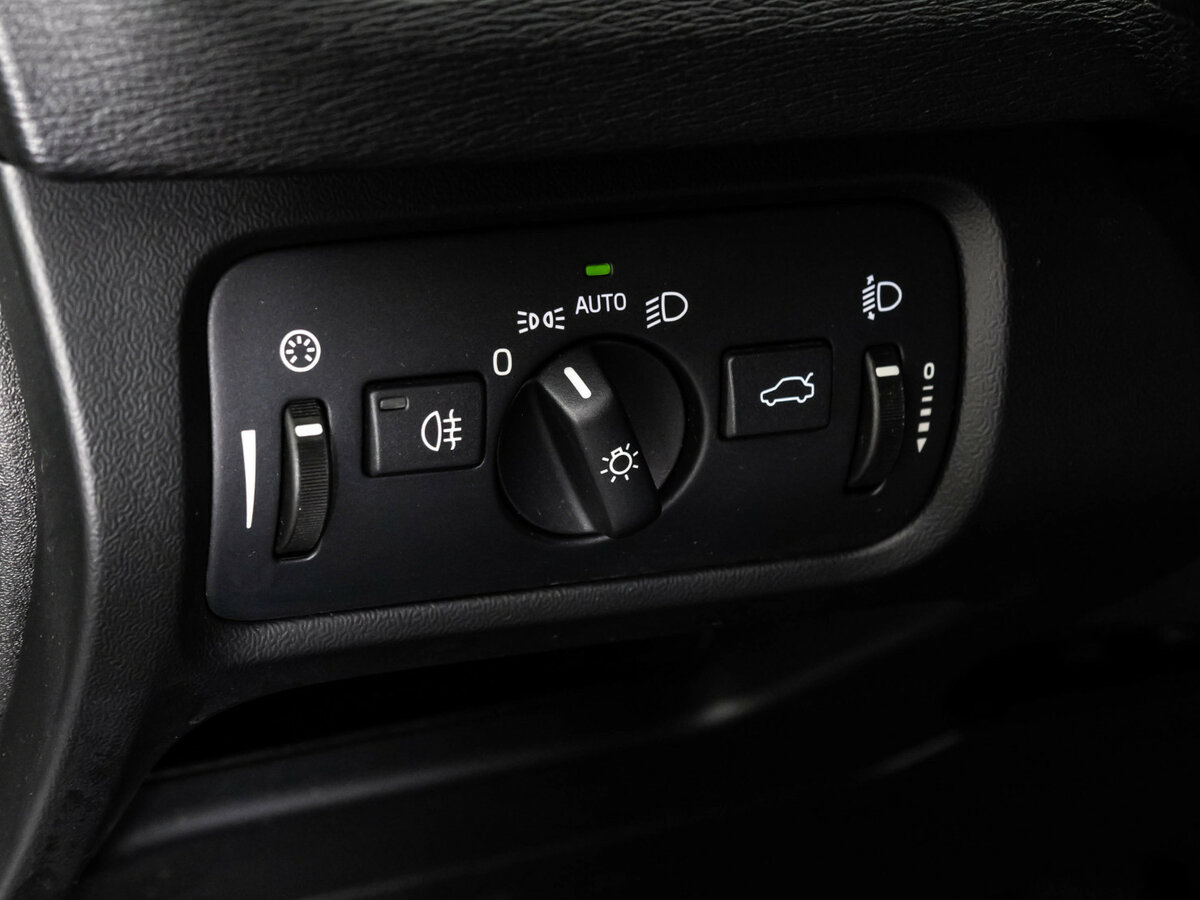 Volvo V40 Cross Country I, 2013 Фото №16