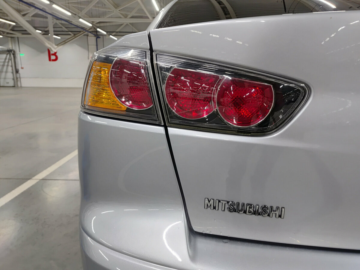 Mitsubishi Lancer X Рестайлинг, 2011 Фото №9