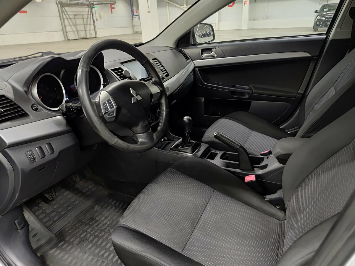 Mitsubishi Lancer X Рестайлинг, 2011 Фото №16