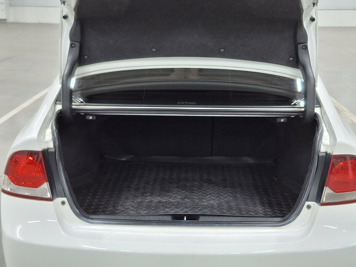 Honda Civic VIII Рестайлинг, 2010 Фото №9