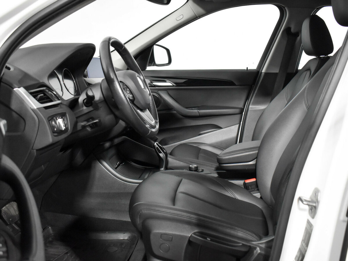 BMW X1 20i xDrive II (F48) Рестайлинг, 2021 Фото №9