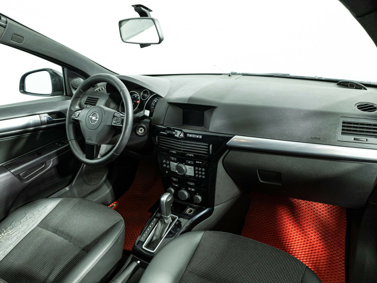 Opel Astra GTC H Рестайлинг, 2010 Фото №9