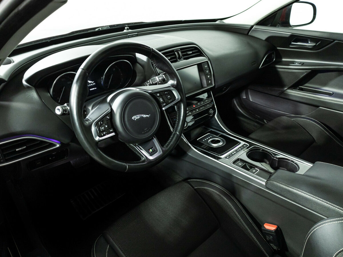 Jaguar XE I, 2015 Фото №9