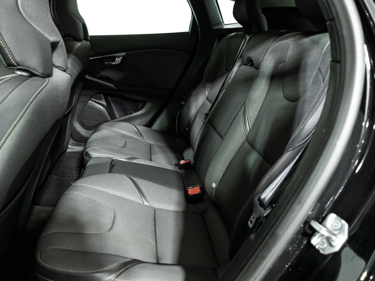 Volvo V40 Cross Country I Рестайлинг, 2017 Фото №10