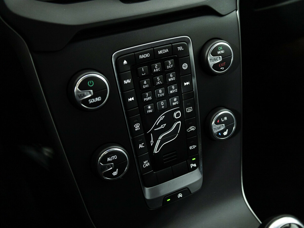 Volvo V40 Cross Country I Рестайлинг, 2017 Фото №15