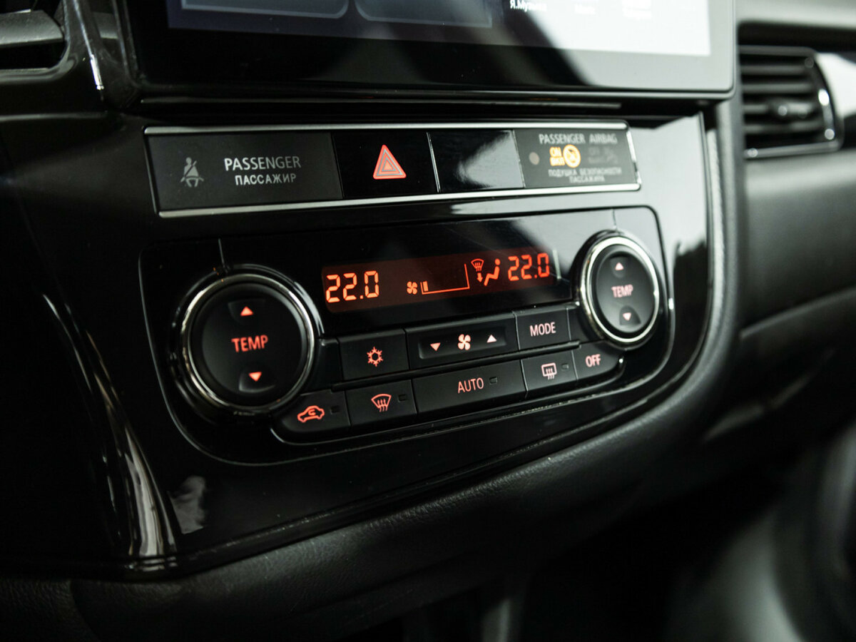 Mitsubishi Outlander III Рестайлинг 3, 2018 Фото №17