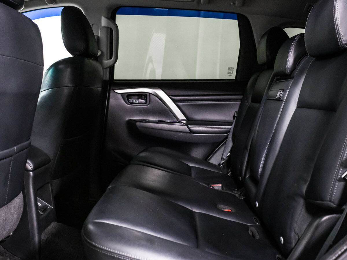 Mitsubishi Montero Sport III Рестайлинг, 2022 Фото №10