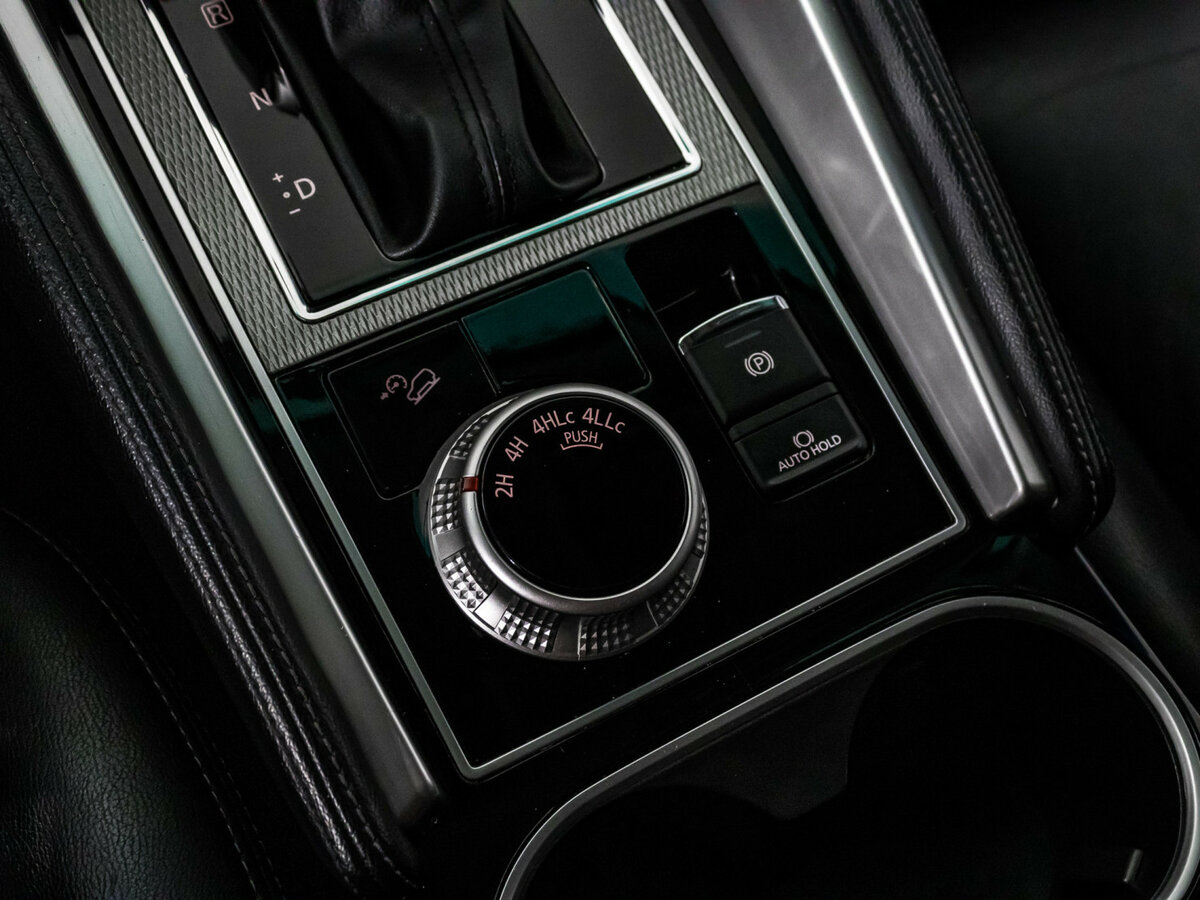 Mitsubishi Montero Sport III Рестайлинг, 2022 Фото №15