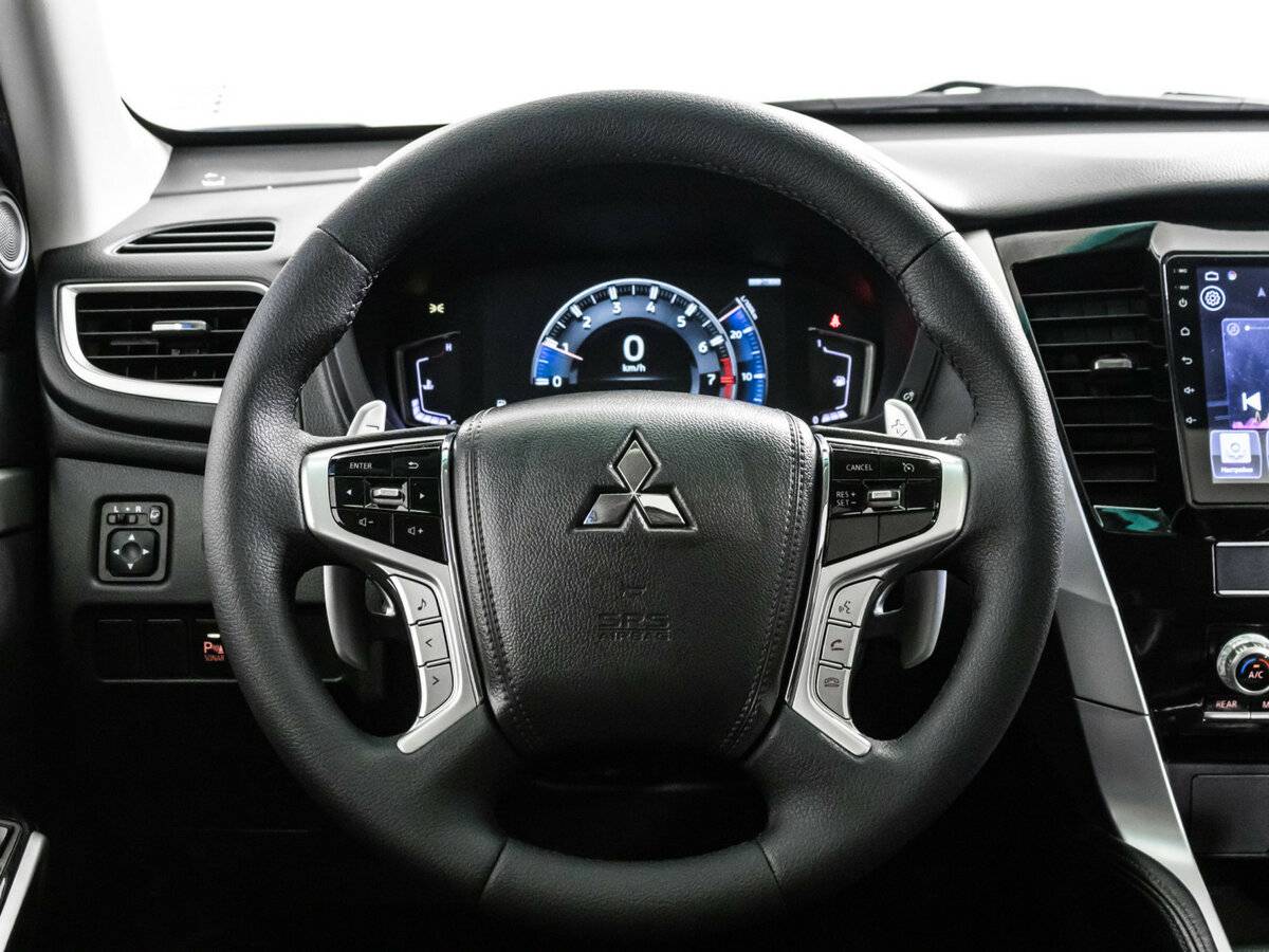 Mitsubishi Montero Sport III Рестайлинг, 2022 Фото №19