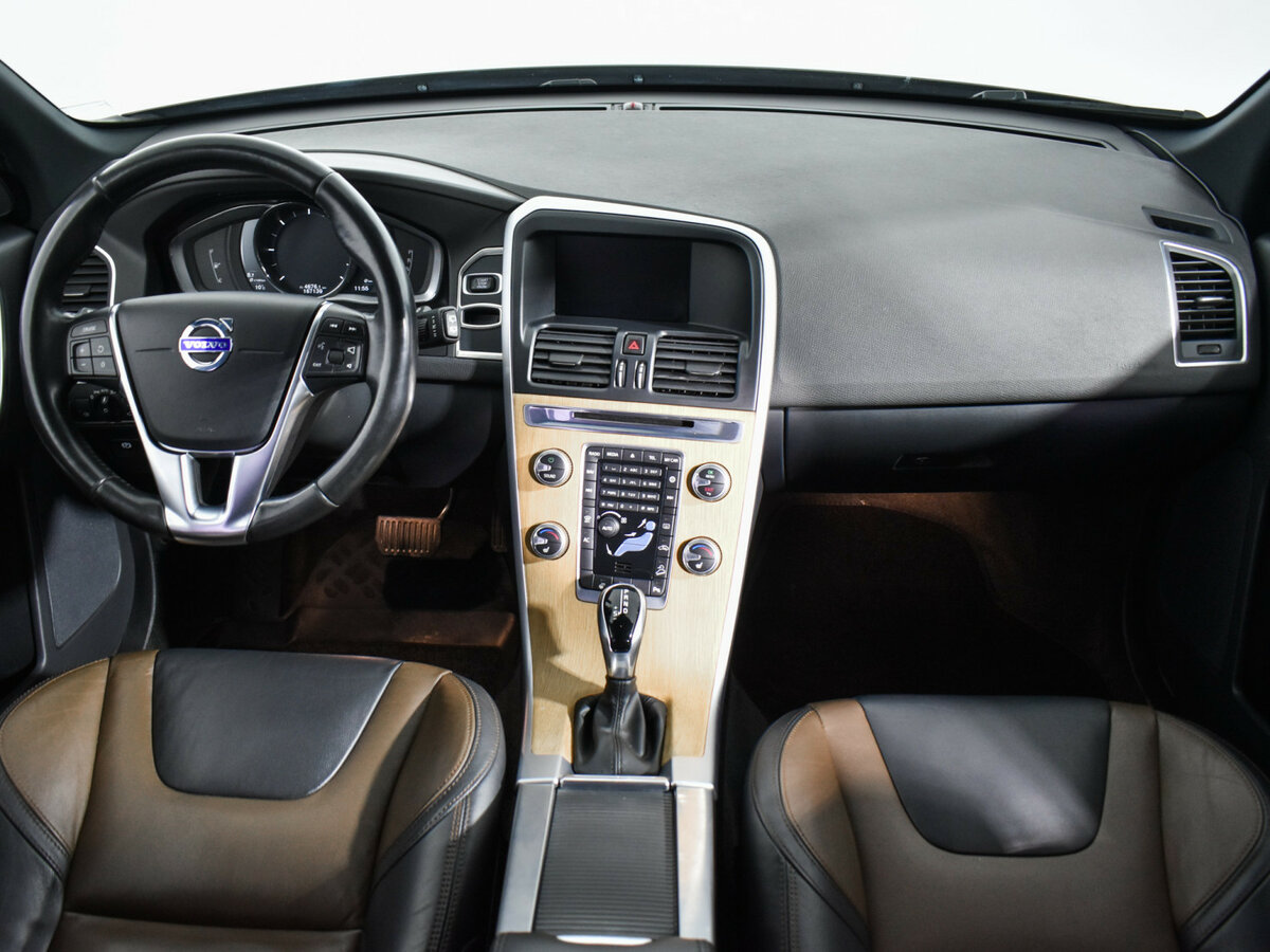 Volvo XC60 I Рестайлинг, 2017 Фото №12