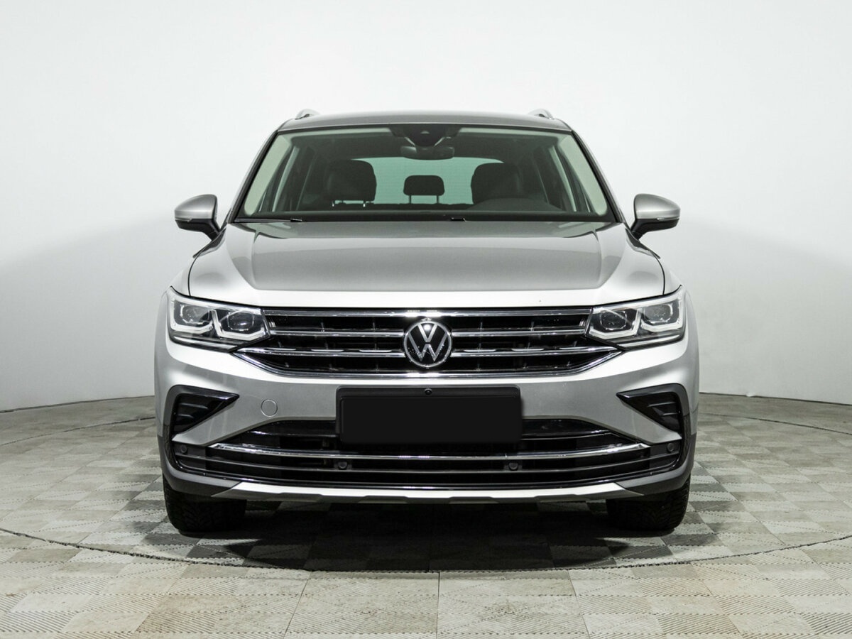 Volkswagen Tiguan II Рестайлинг, 2021 Фото №2