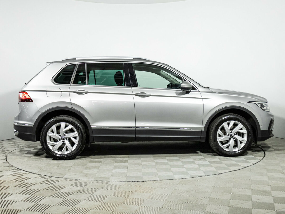 Volkswagen Tiguan II Рестайлинг, 2021 Фото №4