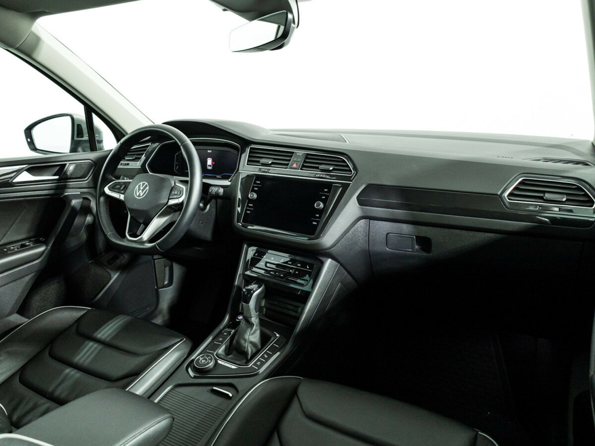 Volkswagen Tiguan II Рестайлинг, 2021 Фото №8