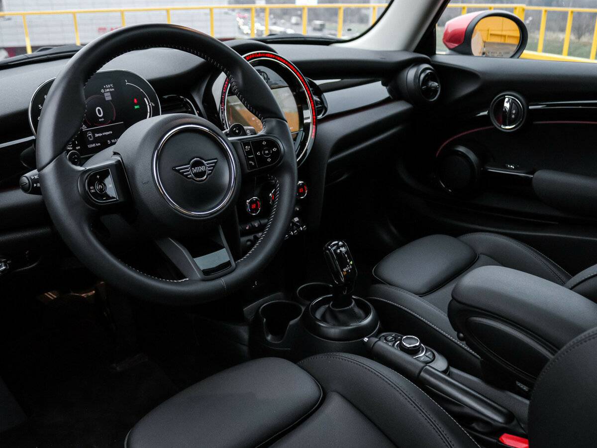 Mini Hatch Cooper S III (F55/F56) Рестайлинг 2, 2024 Фото №10